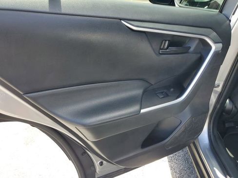 Used 2021 Toyota RAV4 LE FWD image 14