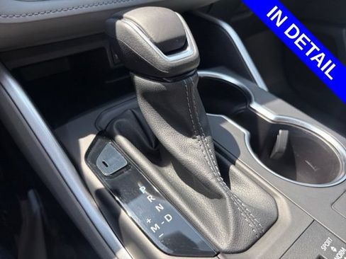 Used 2024 Toyota Highlander XLE AWD/4WD image 32