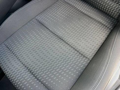Used 2025 Chevrolet Equinox LT w/ Safety and Technology Package FWD image 9