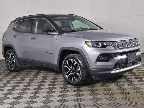 Used 2022 Jeep Compass Limited image 2