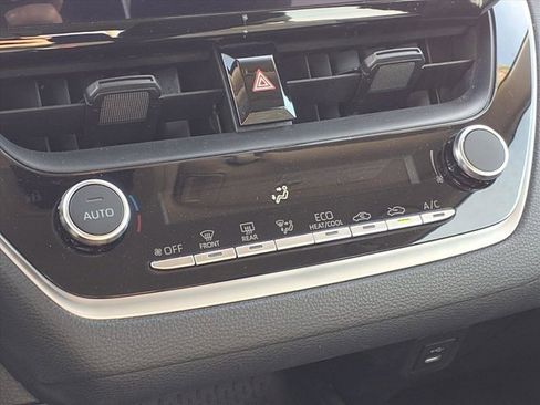 Used 2025 Toyota Corolla LE image 13