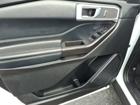 Used 2020 Ford Explorer XLT w/ Equipment Group 202A image 11