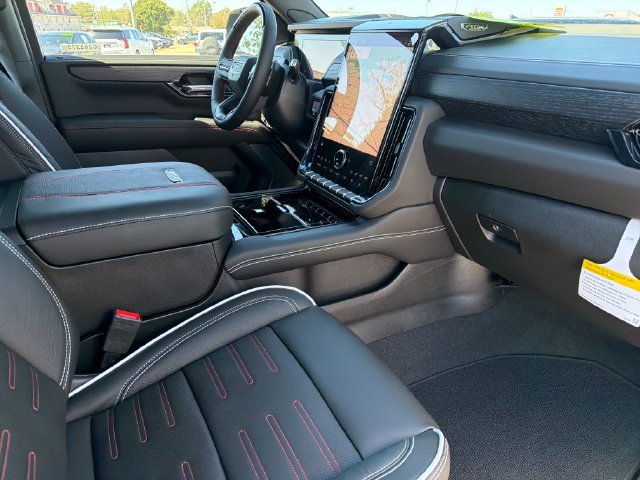 New 2026 GMC Yukon AT4 Ultimate AWD/4WD image 21