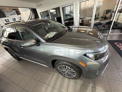 New 2025 Volkswagen Tiguan S image 7