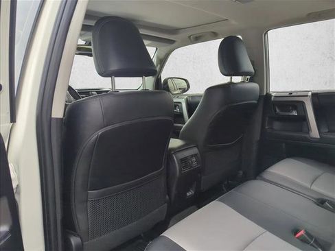 Used 2022 Toyota 4Runner SR5 Premium w/ Moonroof Package AWD/4WD image 18
