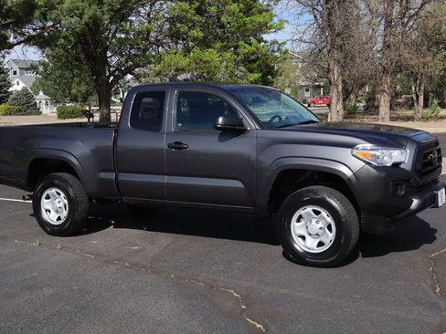 Used 2020 Toyota Tacoma SR image 2