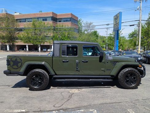 Used 2022 Jeep Gladiator Sport AWD/4WD image 6