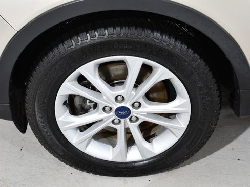 Used 2017 Ford Escape SE image 24