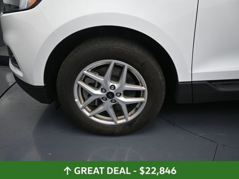Used 2024 Ford Edge SEL image 15