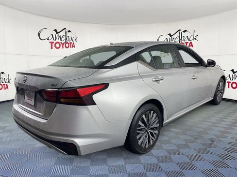Used 2024 Nissan Altima 2.5 SV image 7