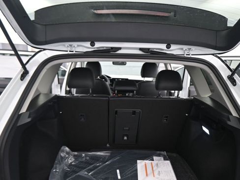 New 2026 Volkswagen Taos SE image 40