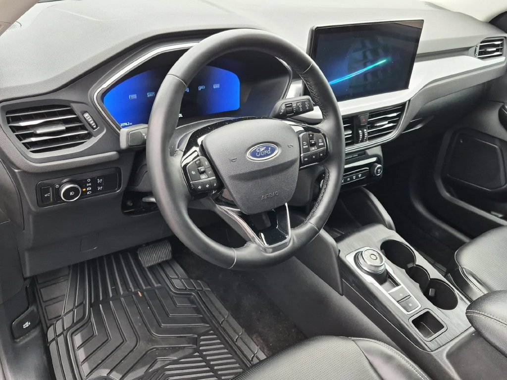 Used 2025 Ford Escape Platinum AWD/4WD image 12