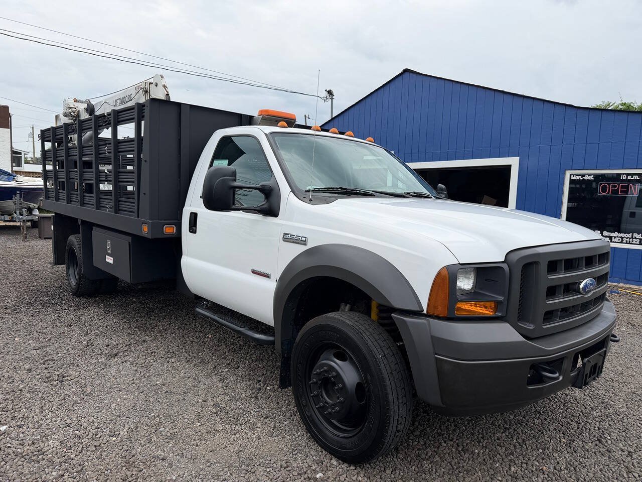 Used 2005 Ford F550 2WD Regular Cab Super Duty image 6