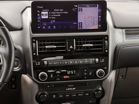 Used 2023 Lexus GX 460 Luxury w/ Sport Design Package AWD/4WD image 15