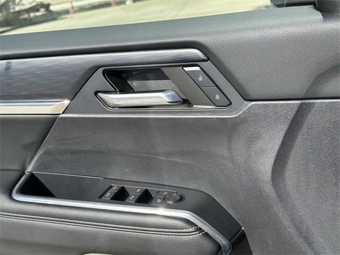 Used 2024 GMC Acadia Elevation image 24