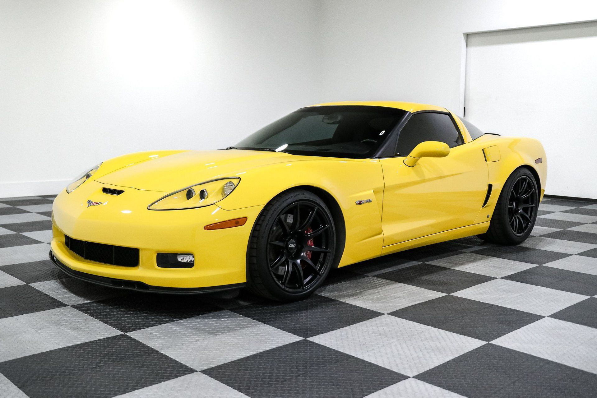 Used 2007 Chevrolet Corvette Z06 w/ Preferred Equipment Group RWD image 3