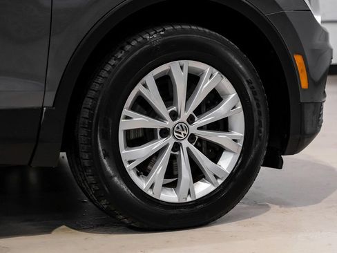 Used 2018 Volkswagen Tiguan SE image 54