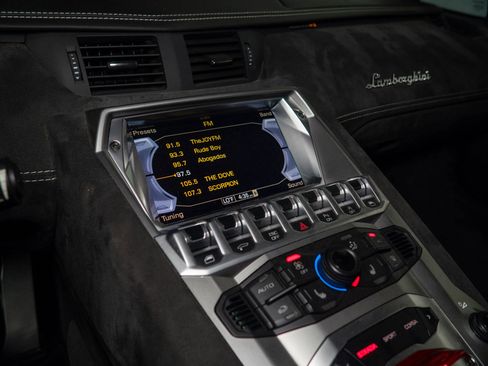 Used 2015 Lamborghini Aventador LP 700-4 image 28