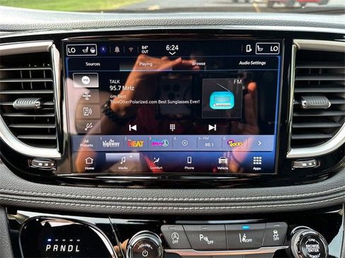 New 2025 Chrysler Pacifica Select image 25