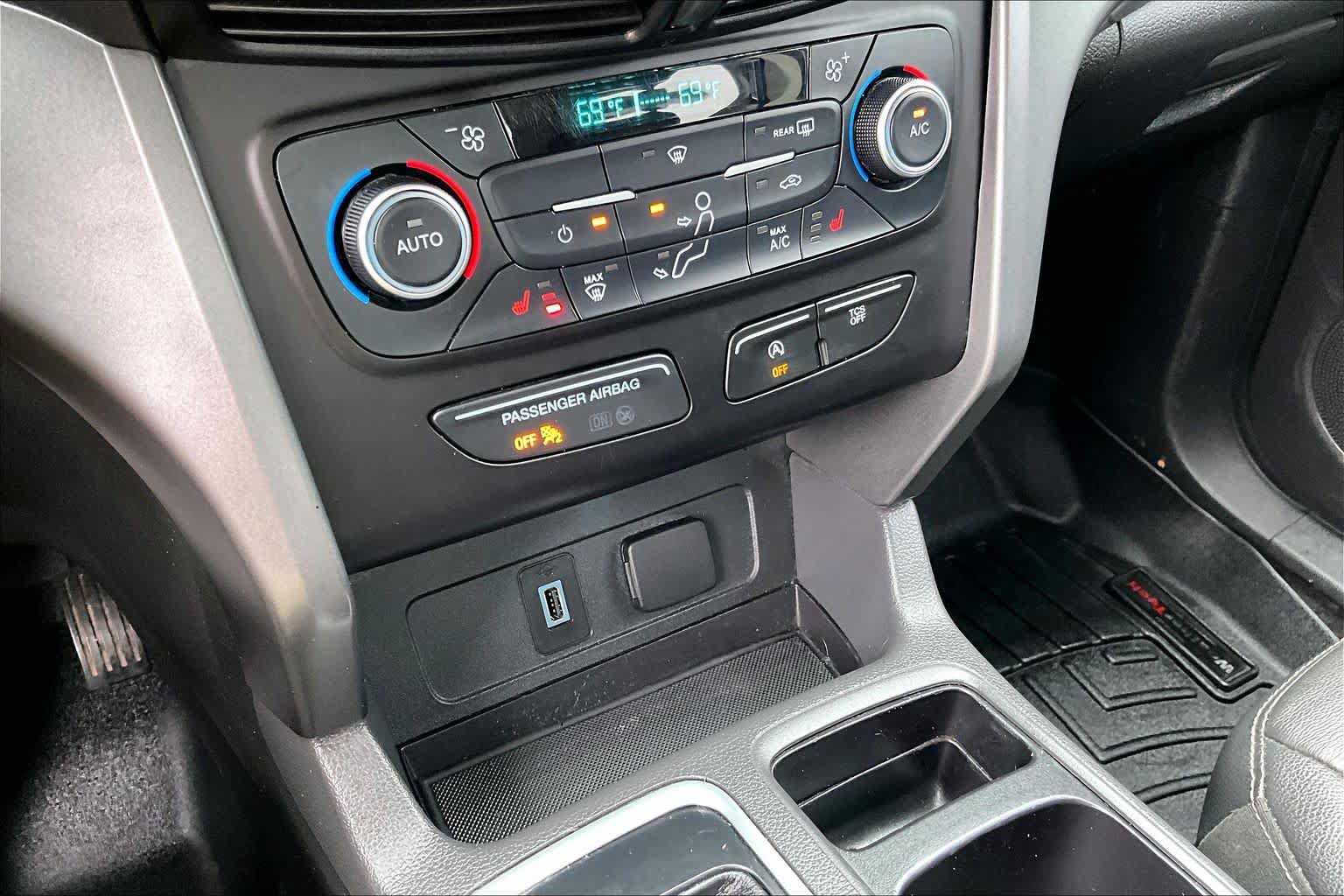 Used 2018 Ford Escape SEL FWD image 32