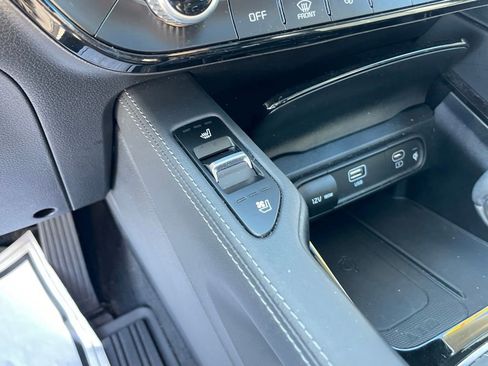 Certified 2023 Kia Telluride EX w/ EX Captain's Chair Package AWD/4WD image 19