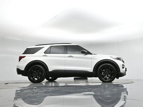 Certified 2023 Ford Explorer ST-Line w/ Class IV Trailer Tow Package image 43