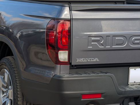 Used 2025 Honda Ridgeline RTL image 13