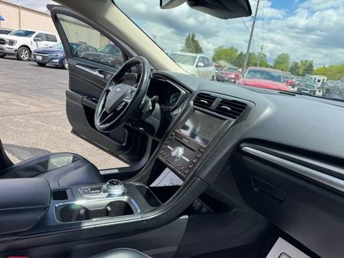 Used 2020 Ford Fusion Titanium AWD/4WD image 39