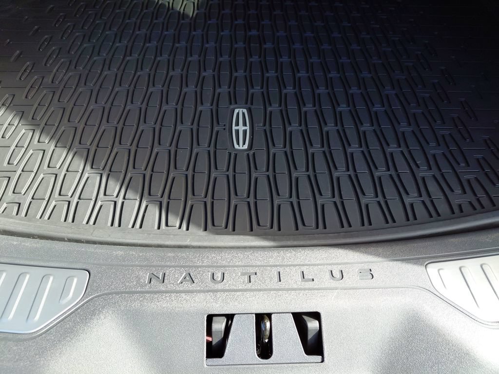 New 2026 Lincoln Nautilus Premier w/ Equipment Group 102A AWD/4WD image 26