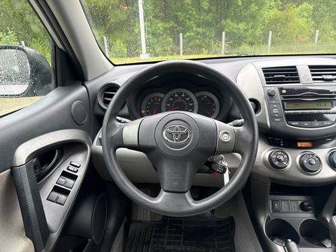 Used 2011 Toyota RAV4 2WD w/ Base L4 Extra Value Pkg image 19