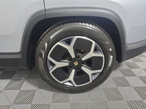 Used 2024 Rivian R1S Adventure AWD/4WD image 10
