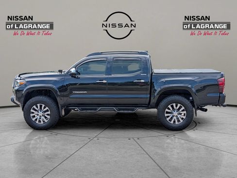 Used 2022 Toyota Tacoma Limited AWD/4WD image 8