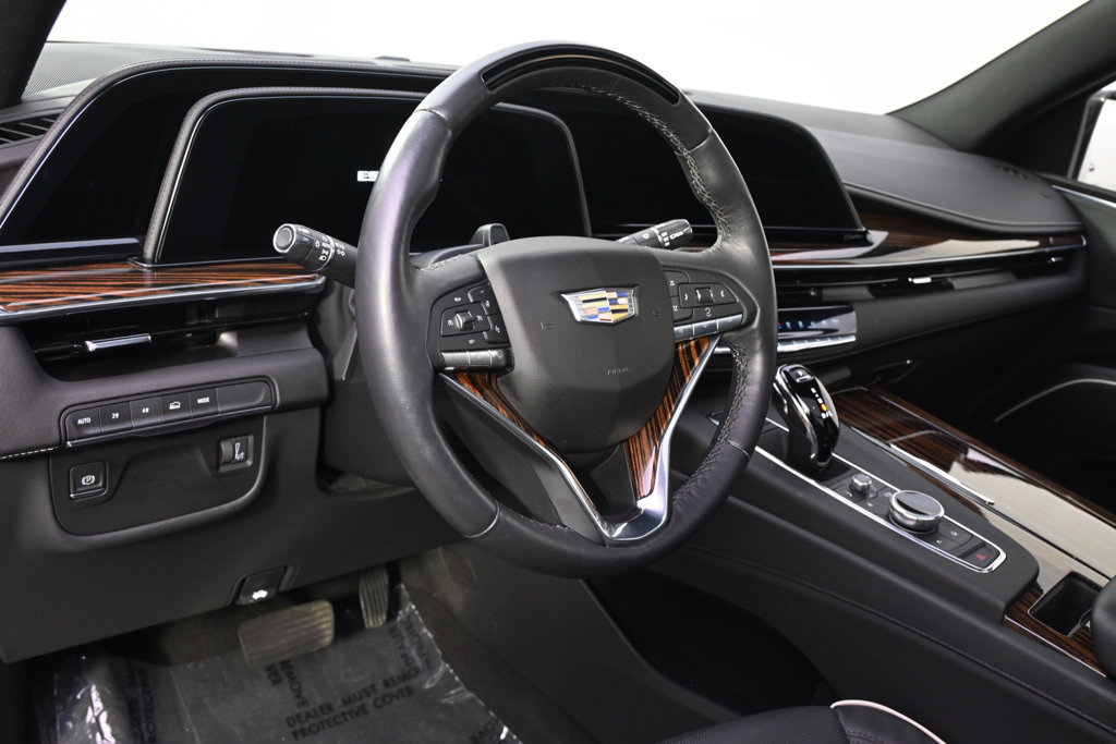 Used 2023 Cadillac Escalade Premium Luxury AWD/4WD image 11