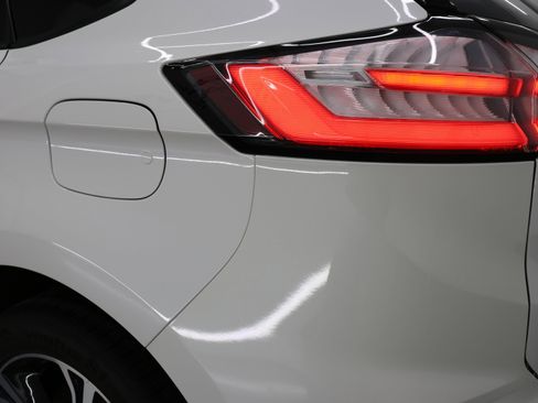 Used 2023 Ford Edge ST image 30