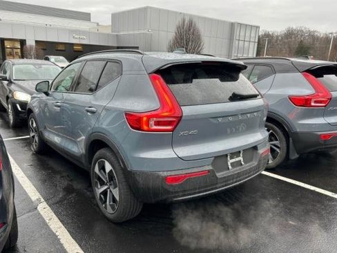 Used 2023 Volvo XC40 B5 Plus w/ Protection Package Premier image 4