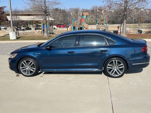 Used 2018 Volkswagen Passat 2.0T R-Line image 7
