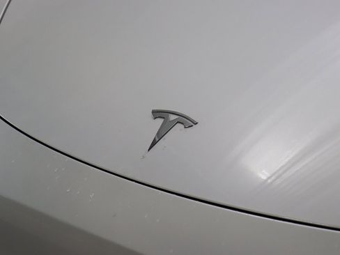 Used 2023 Tesla Model Y Long Range image 40