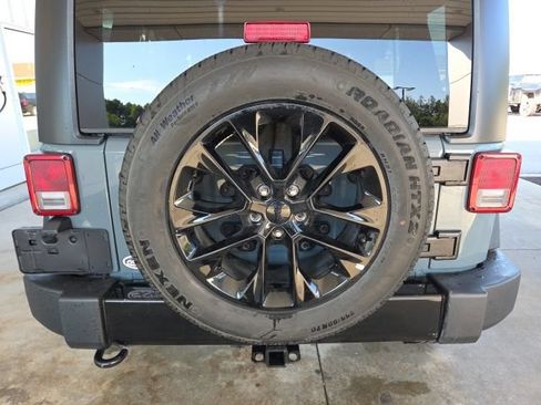 Used 2015 Jeep Wrangler Unlimited Sport w/ Dual Top Group AWD/4WD image 57