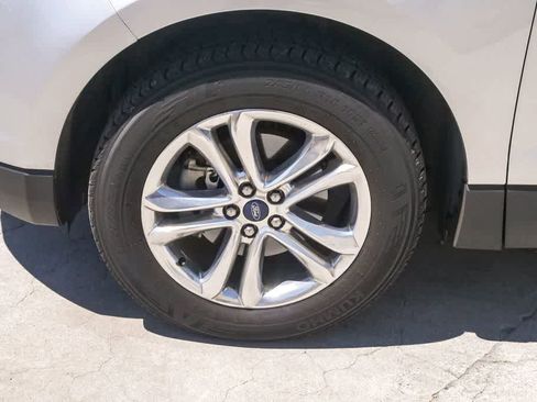 Used 2018 Ford Edge SEL w/ Equipment Group 201A FWD image 5