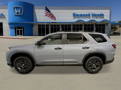 New 2026 Honda Pilot TrailSport image 2