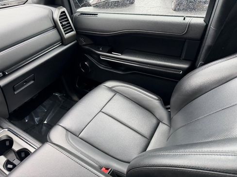 Used 2021 Ford Expedition Max XLT image 21