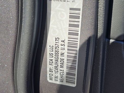 New 2025 Jeep Grand Cherokee Altitude image 30