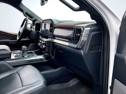 Used 2022 Ford F150 Lariat w/ Max Trailer Tow Package image 17