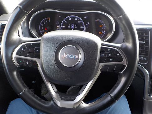 Used 2020 Jeep Grand Cherokee Laredo RWD image 14