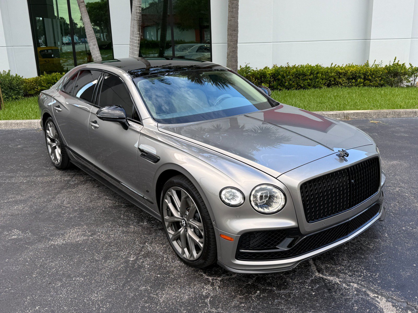 Used 2023 Bentley Flying Spur V8 AWD/4WD image 6