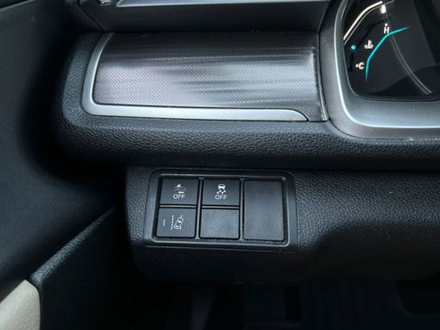 Used 2019 Honda Civic Touring image 12