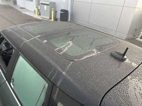 Used 2017 MINI Cooper 4-Door Hardtop image 18