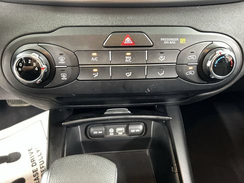 Used 2019 Kia Sorento AWD image 16