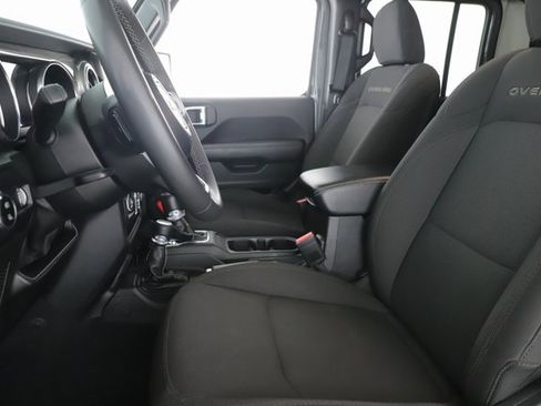 Used 2023 Jeep Gladiator Overland image 16