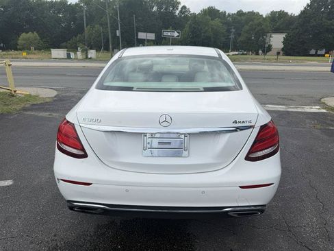 Used 2017 Mercedes-Benz E 300 4MATIC image 8